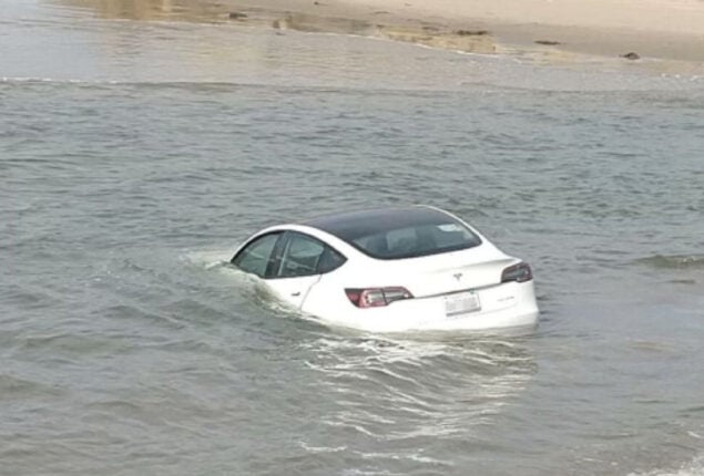 Tesla model 3 floats in ocean, owner unaware