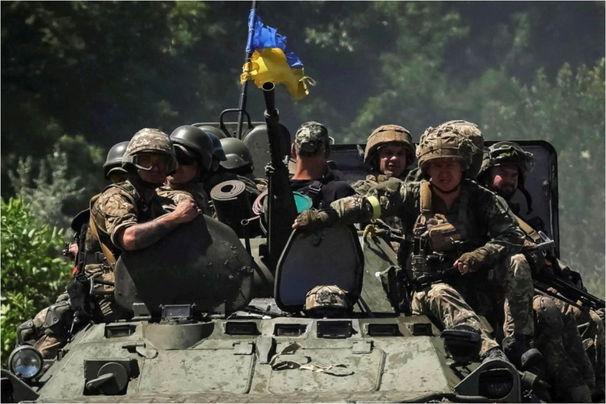 Military chief for Luhansk area talks about the destruction in the east