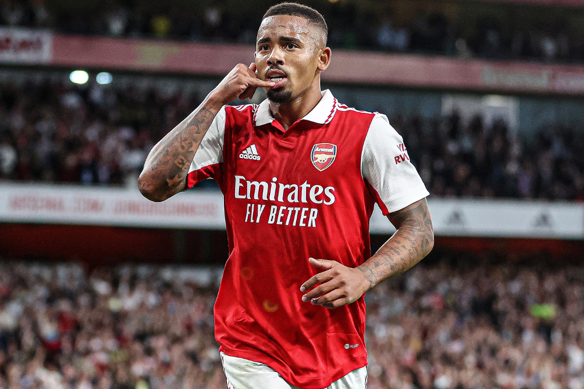 Gabriel's goal lifts Arsenal past Chelsea and up to the top of the standings