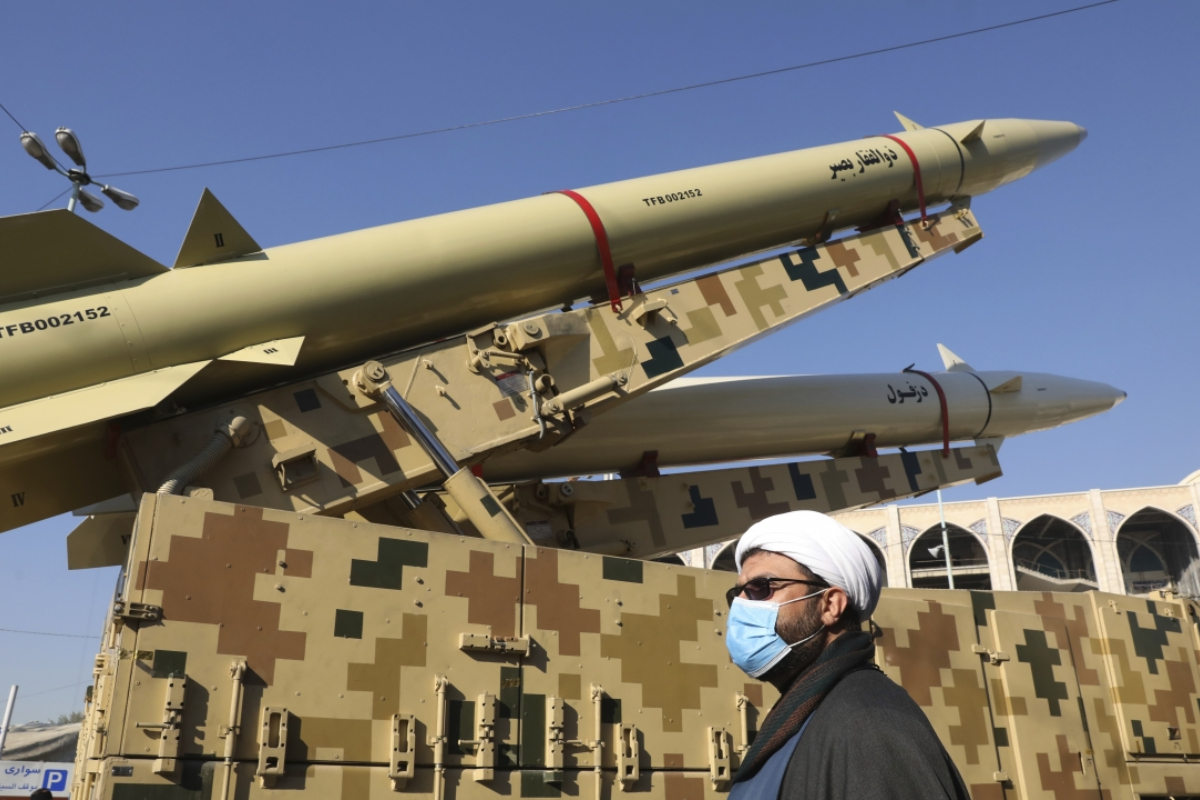 Russia launches Iranian missiles towards Ukraine's infrastructure