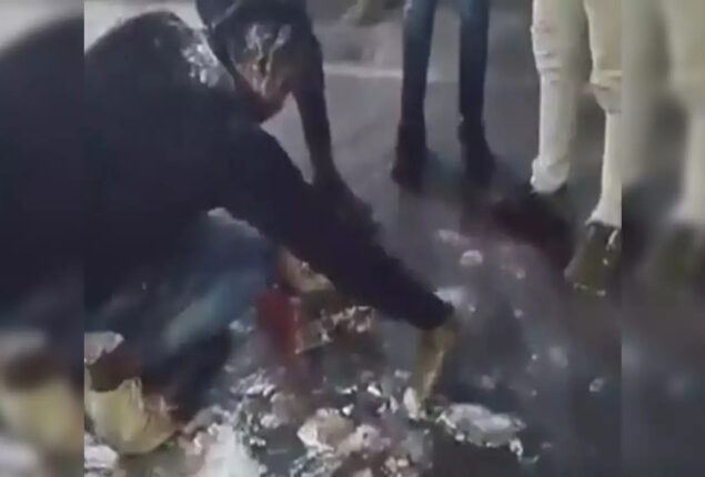 After police interfere, Lucknow guy cuts birthday cake on road