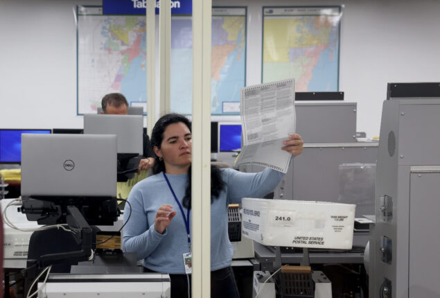 US cyber officials says midterm elections haven’t been hacked