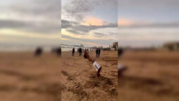 Netizens are shocked by a man’s 42 backflips at Juhu Beach