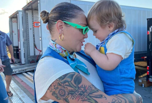 Elle King gushed about being a mother 