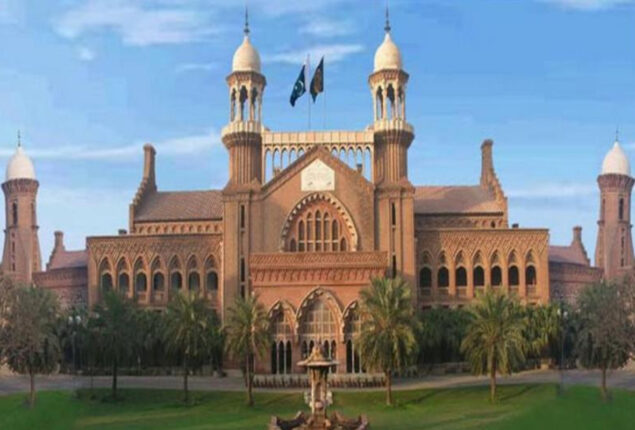 LHC seeks reply from govt, IG Punjab against possible tear gas shelling on Nov 26