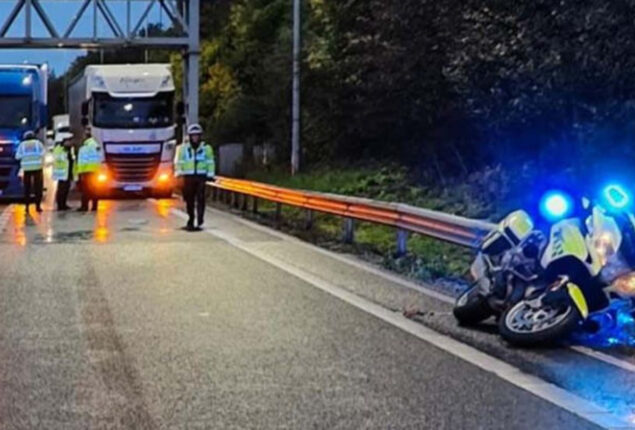 Airbags saves motorcycling officer wounded on M25