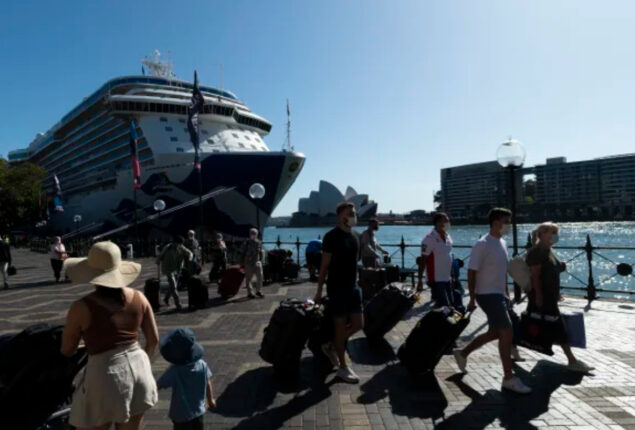 Cruise ship docks in Sydney with 800 Covid-positive passengers