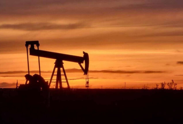 China registers back-to-back 2nd month growth in refinery output