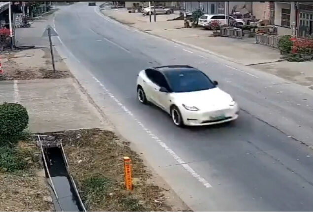 Tesla denies brake failure after Model Y kills 2 in China