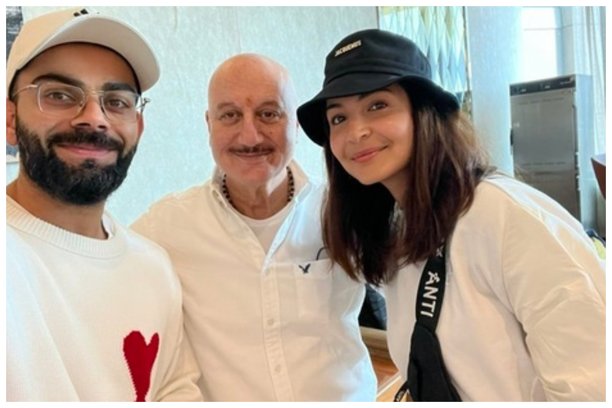 Anushka Sharma, Virat Kohli meet Anupam Kher