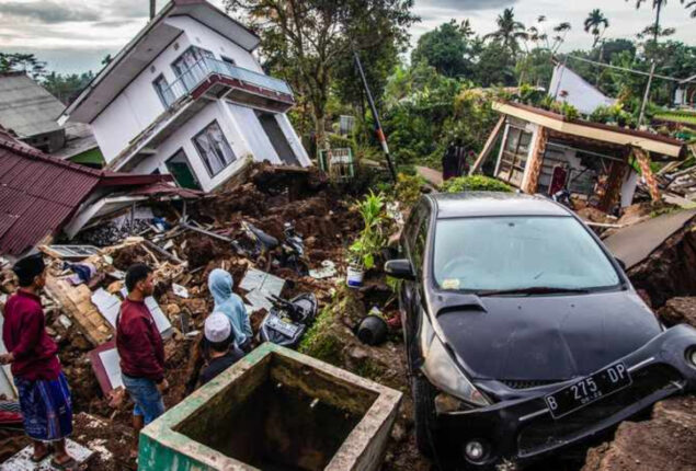 Indonesia seeks 200 earthquake victims