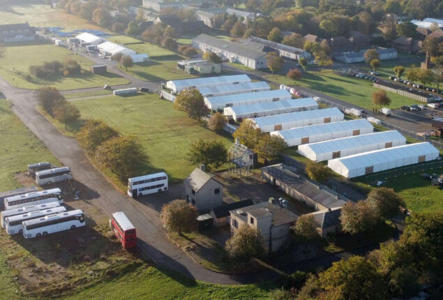 Centre for processing migrants in Manston clears