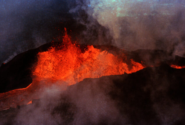 World’s largest active volcano erupts in Hawaii