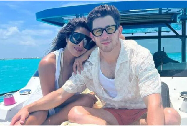 Nick Jonas shouts out Priyanka Chopra at a Jonas Brothers concert