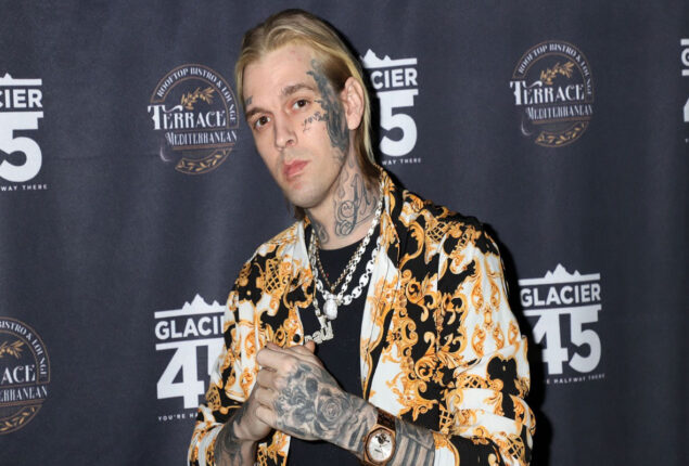 Aaron Carter’s ashes will be placed in Florida with sister Leslie’s