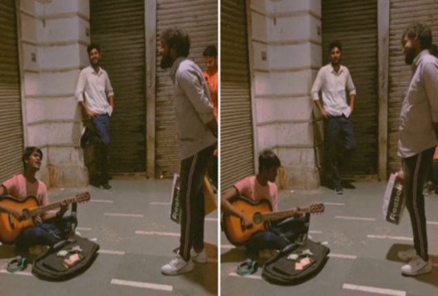 Street Performers Sing