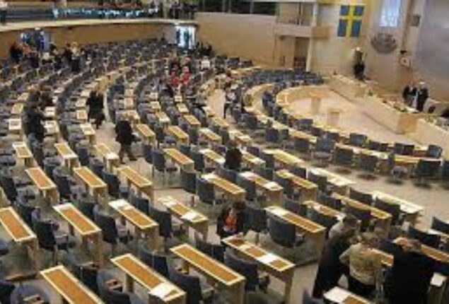 Government of Sweden plans to cut taxes, support millitary and police