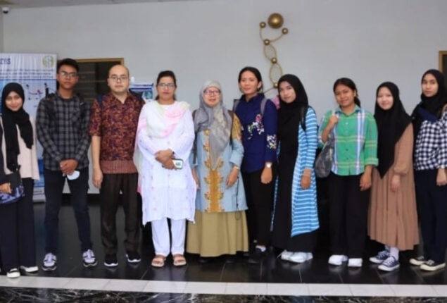 12 Indonesian scholars visit ICCBS for research training