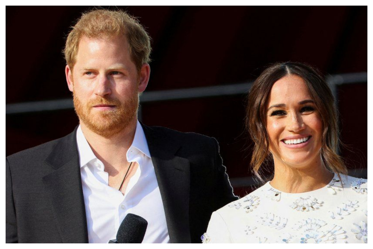 Harry and Meghan  offered 'great gig' to continue royal obligations