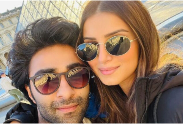 Aadar Jain wishes Tara Sutaria happy birthday with a photo