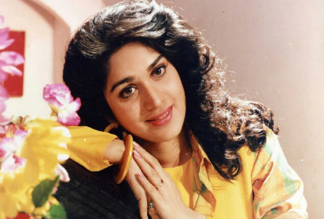 Meenakshi Sheshadri apologises to Neetu Kapoor for not meeting