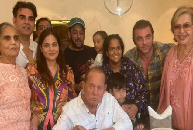 Salim Khan celebrates his birthday over family lunch
