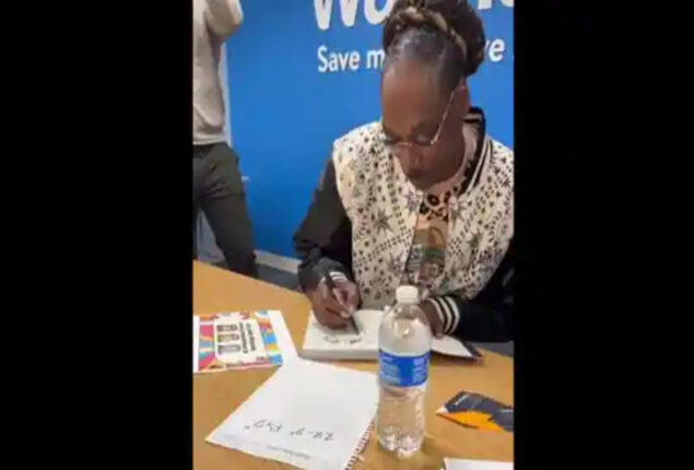 Snoop Dogg signs his name in Japanese, impressing netizens