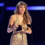 Taylor Swift Wins Artist of the Year AMA’22