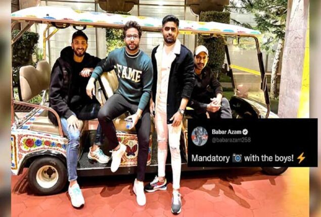 Babar Azam and co pose for a ‘mandatory’ photo