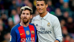 Ronaldo honours Messi before the FIFA World Cup