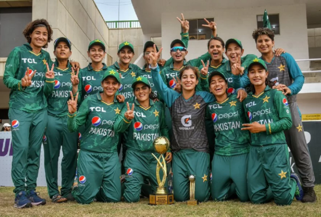 Women of Pakistan cricket team shone after sweeping Ireland