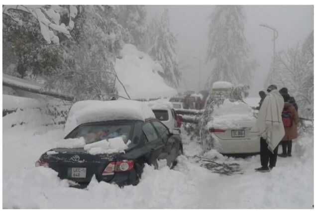 Court orders inquiry against Murree tragedy, regulating hotels
