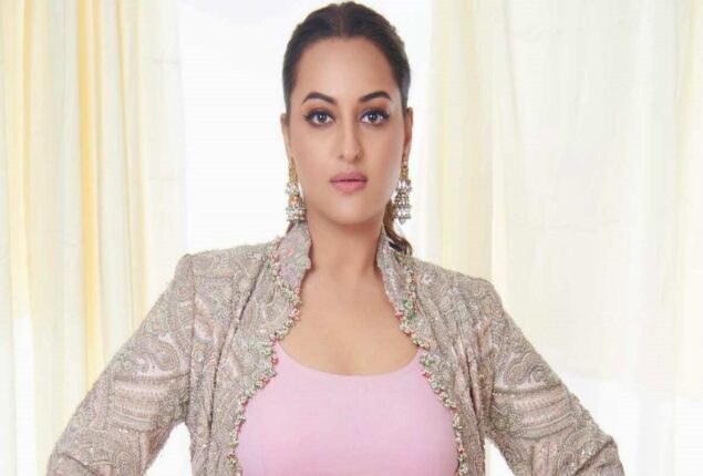 Jhalak Dikhhla Jaa 10: Sonakshi Sinha wows judges with her rapping while promoting Double XL