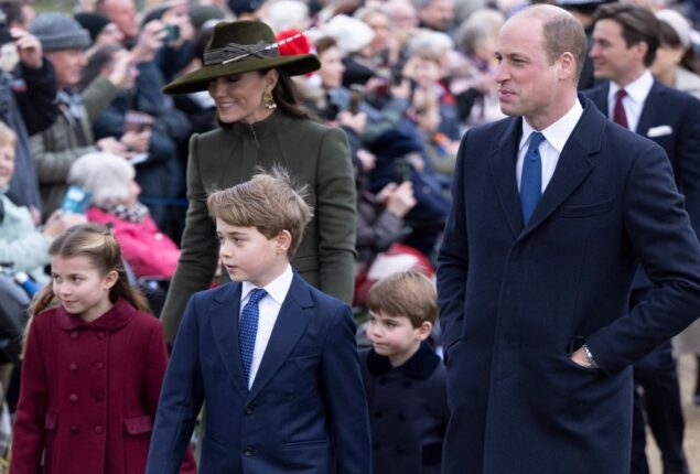 Prince George fulfills ‘big brother’ duties on Christmas