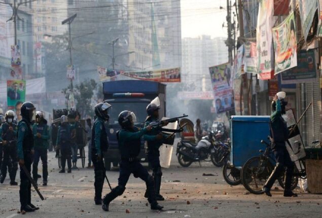 Bangladesh: Journalist held in underground cell for over a month