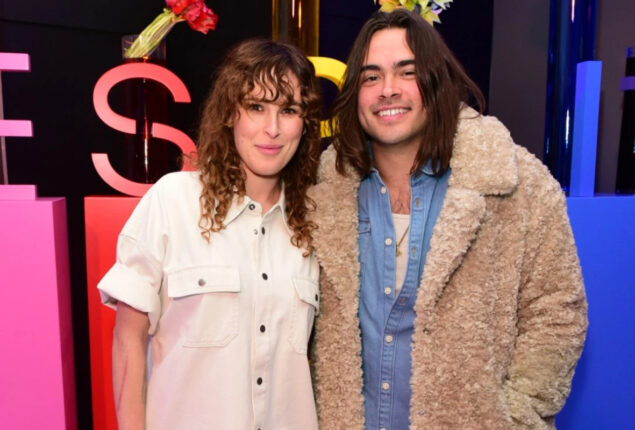Pregnant Rumer Willis spotted with boyfriend Derek Richard