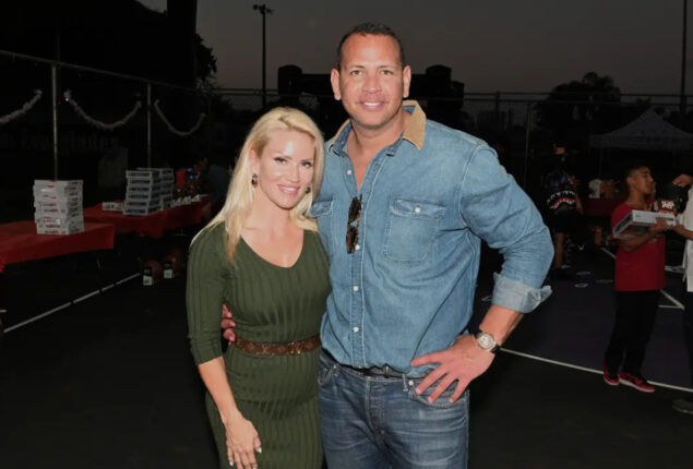 Alex Rodriguez spends Christmas eve with Jac Cordeiro