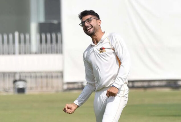 Mystery bowler Abrar records seven hits as Pakistan knocks England for 281