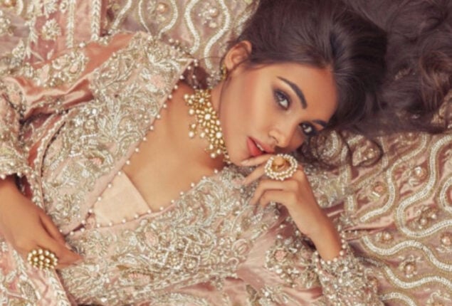 Model Maha Tahirani appears like an absolute diva