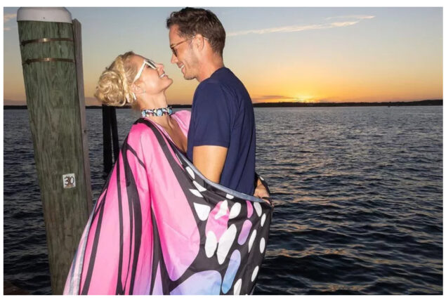 Paris Hilton wears dreamy butterfly dress