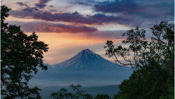 Indonesia’s Mount Semeru erupts causes people to evacuate
