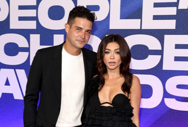 Wells Adams jokingly describes his wife Sarah Hyland’s personality at People’s Choice Awards