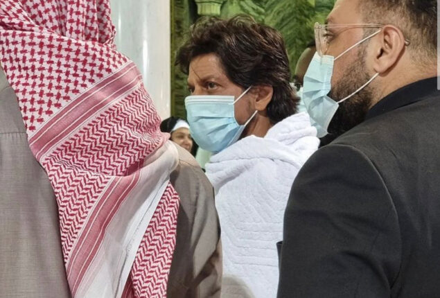 Shah Rukh Khan spotted performing Umrah in Mecca