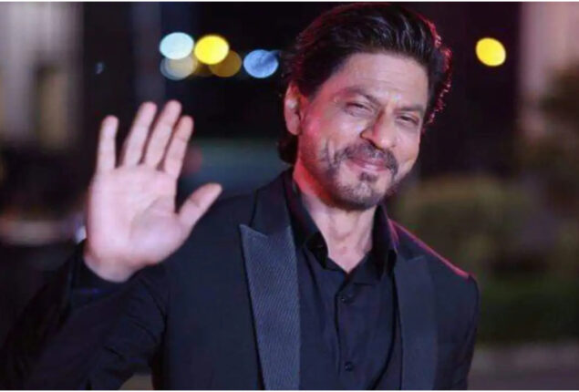 Shah Rukh Khan promotes Pathaan at Red Sea IFF