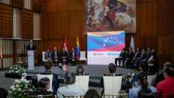 Venezuela and Chevron signs oil contract in Caracas