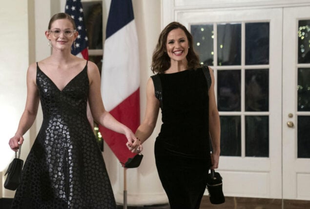 Jennifer Garner makes a rare public appearance with her twin daughters