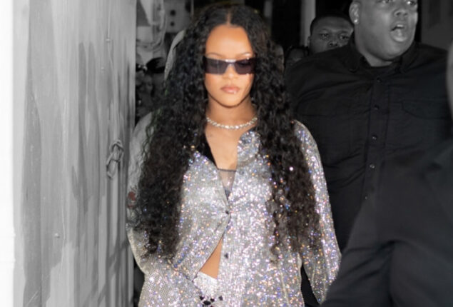 Rihanna steals the spotlight while watching boyfriend A$AP Rocky perform