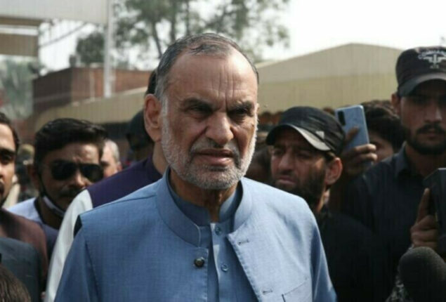 Court extends remand of Azam Swati for 14 days