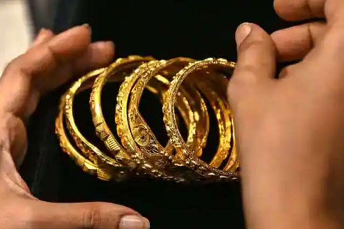 Gold hits historic high
