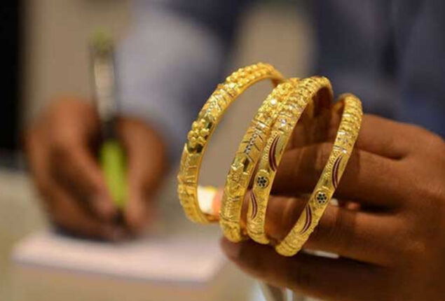 Gold reaches all-time high of Rs171,900/tola